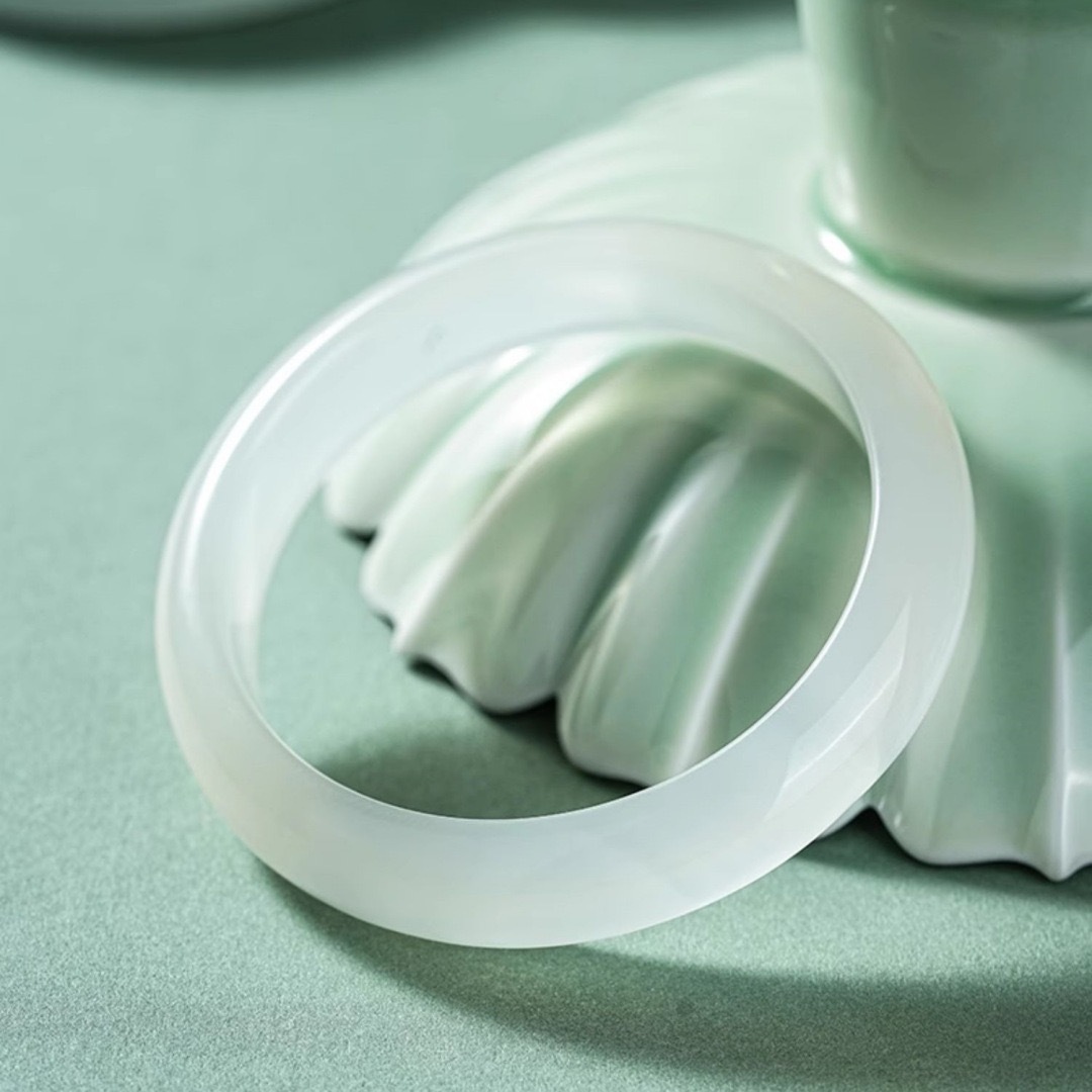 천연 화이트 문라이트 브라질 칼세도니 팔찌 아이스 제이드 팔찌 패션 아게이트 팔찌 소녀 제이드 팔찌 도매