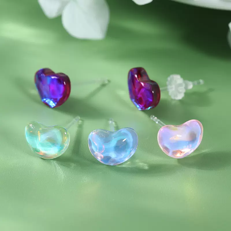 春夏新款爱心耳钉养耳洞炫彩心形树脂耳针睡觉免摘小清新桃心耳饰
