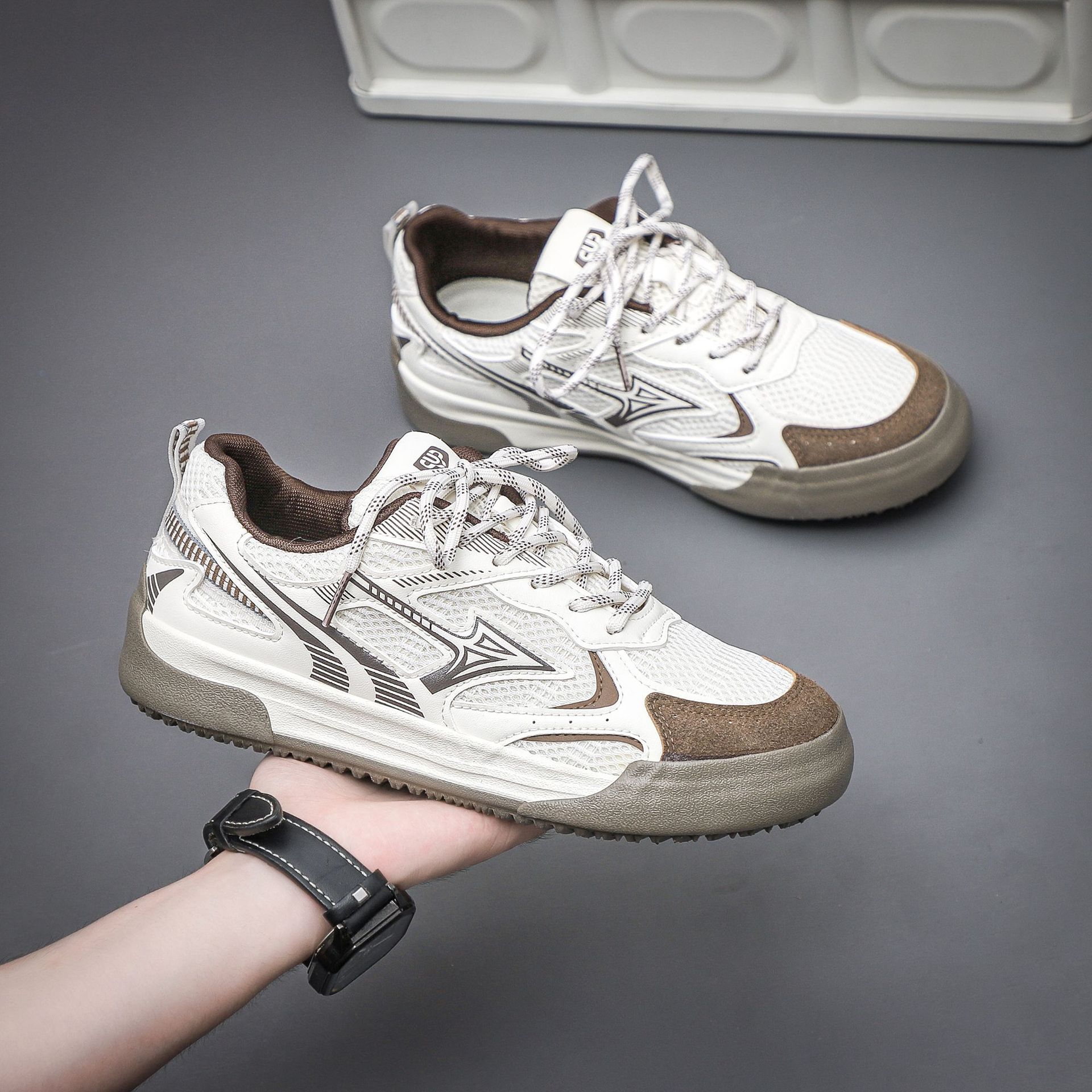 Yuanbo2025 verano nuevos zapatos respirables de malla para hombres, zapatos de entrenamiento de moda, zapatos de moda para hombres, zapatos de moda, zapatos de suela gruesa