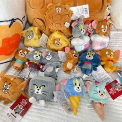 正規版猫とネズミのぬいぐるみのぬいぐるみのかばんに鍵をかけてかわいい人形をプレゼントします。GJ150