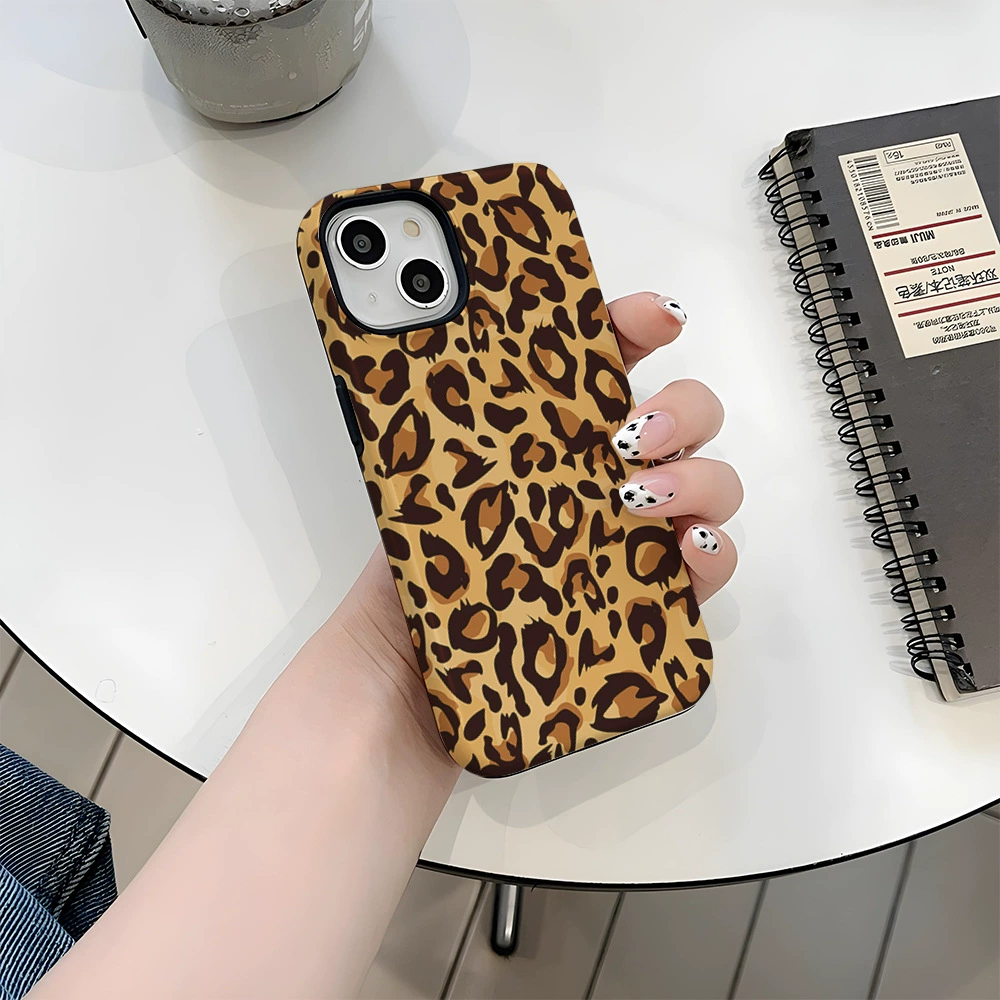 Чехол для телефона (Apple) iPhone 15 — двойной слой защиты, 2-в-1, яркий финиш, облегчит посадку