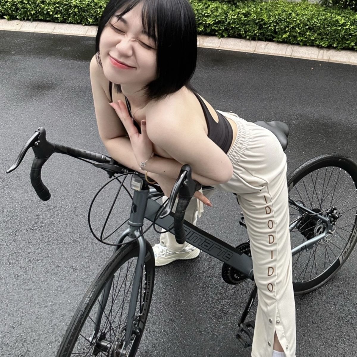 Fabricante Kemat Bicicleta de carretera Bicicleta de montaña con manita curva Freno de disco para adultos, hombres y mujeres, velocidad variable, carrera de ciclismo ligero