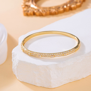 �S��ֱ���羳���Q���l�����Ʒ�|���C΢肝M�ʯ���ĺ���ɫ���AŮ