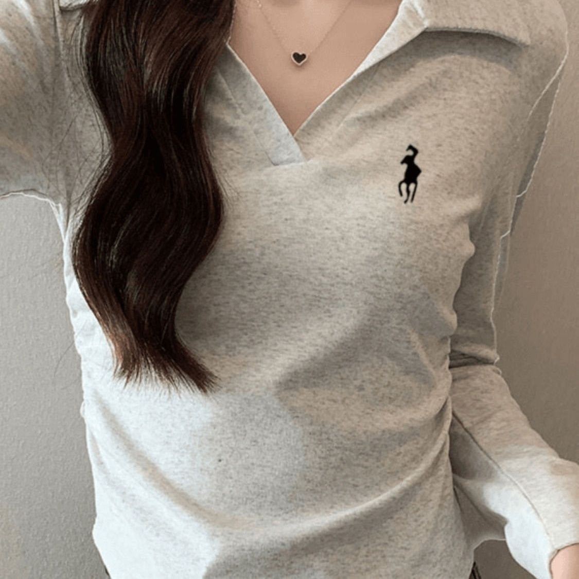 Women's Slim Fit Embroidered Base Layer T-Shirt Long Sleeve Collared Design Off-Shoulder Top For Autumn Winter Unique Style_voghion.com