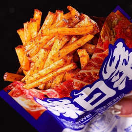辣白菜网红辣条摆摊批货解馋小零食散装发批怀旧零食小吃面筋豆皮