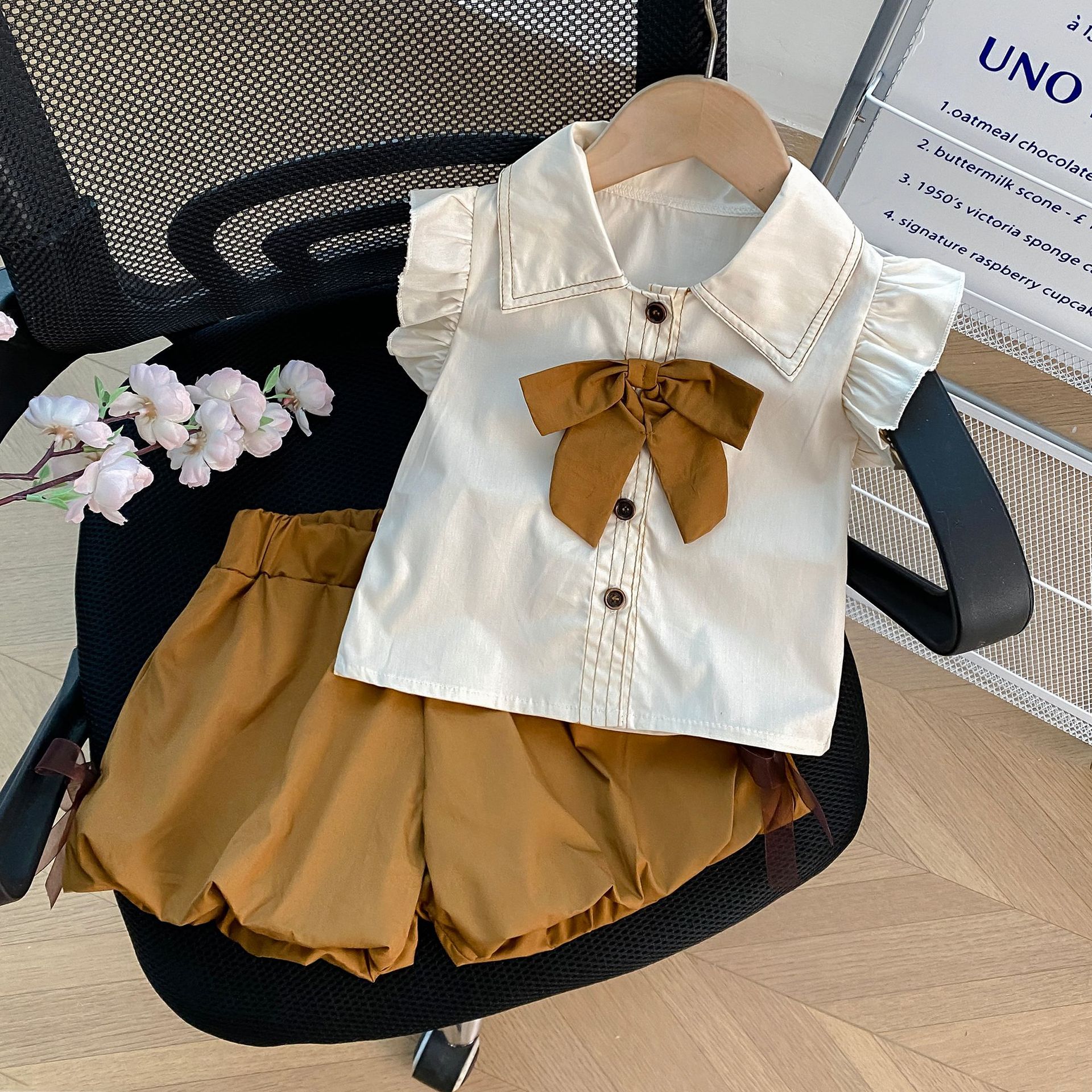 6530 Girls Internet Celebrity Suit Summer New College Style Summer Dress Small Flying Sleeve Shirt Flower Bun Pants Western Style Two-piece Set