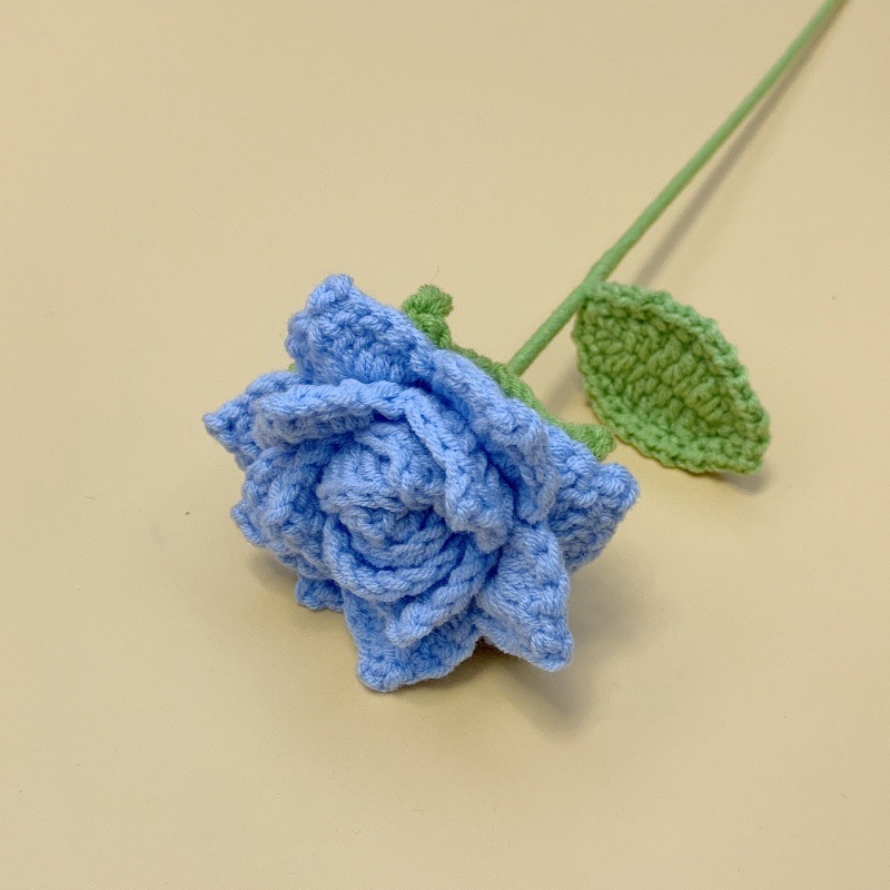 完成品の手作りの花はバラの花をシミュレーションします。|undefined