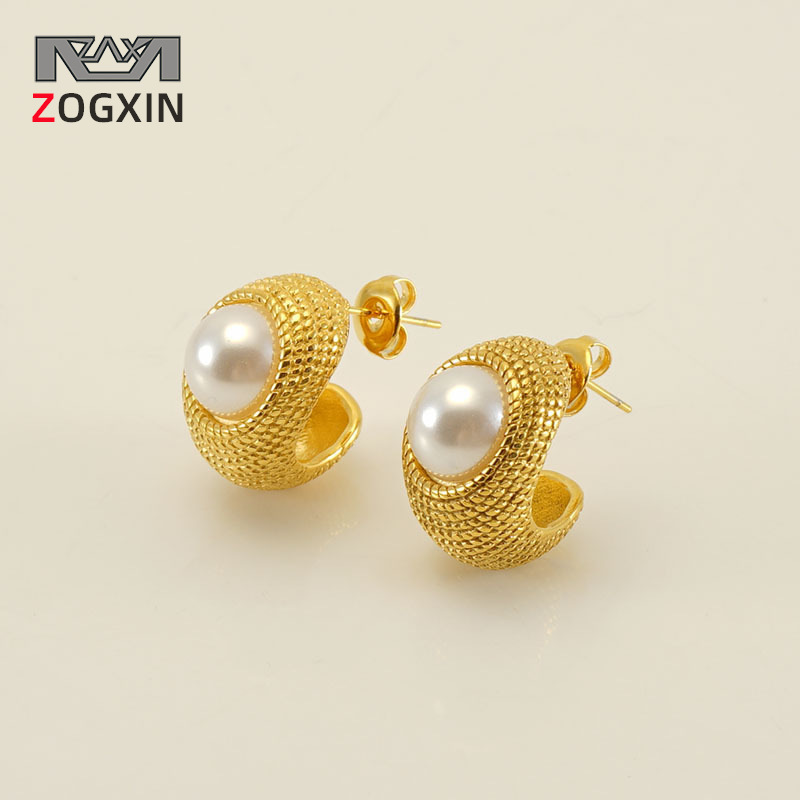 Transfronterizo de acero inoxidable de 18K chapado en oro simple diseño de moda pendientes de titanio acero estilo francés luz pendientes de lujo al por mayor para las mujeres