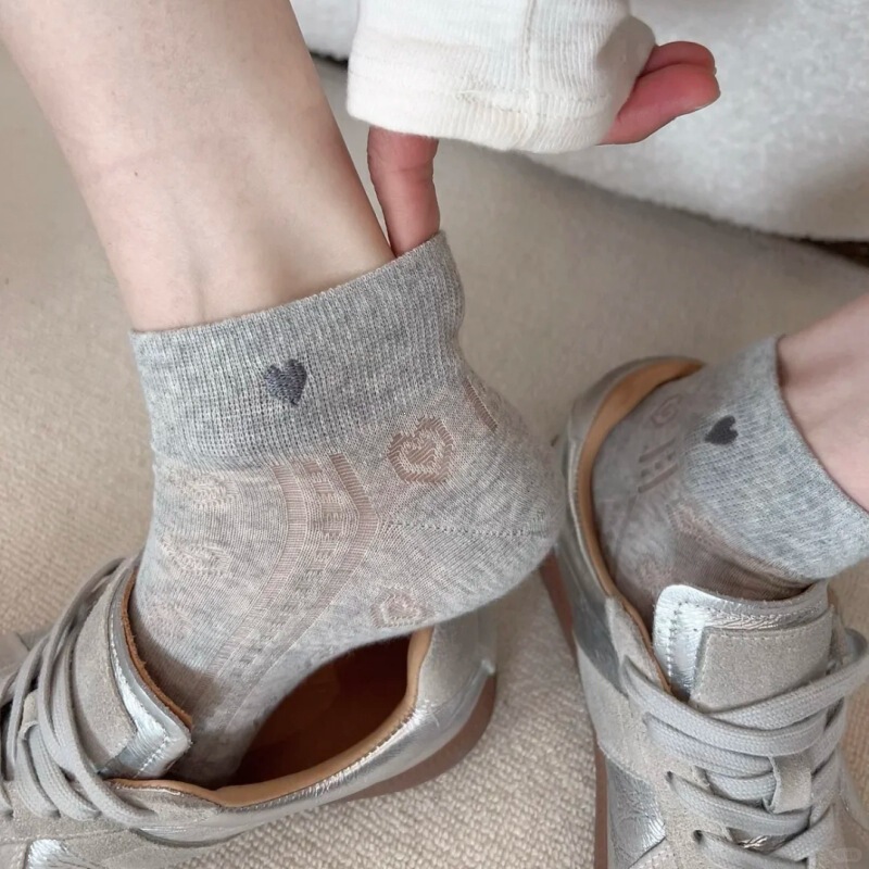 Thin Breathable Shallow-Cut Short Socks for Women, Summer Cool Heart-Shaped Hollow Invisible Socks, Non-Stuffy, Versatile Cotton Mid-Calf Socks Thin Breathable Shallow-Cut Short Socks for Women, Summer Cool Heart-Shaped Hollow Invisible Socks, Non-Stuffy, Versatile Cotton Mid-Calf Socks