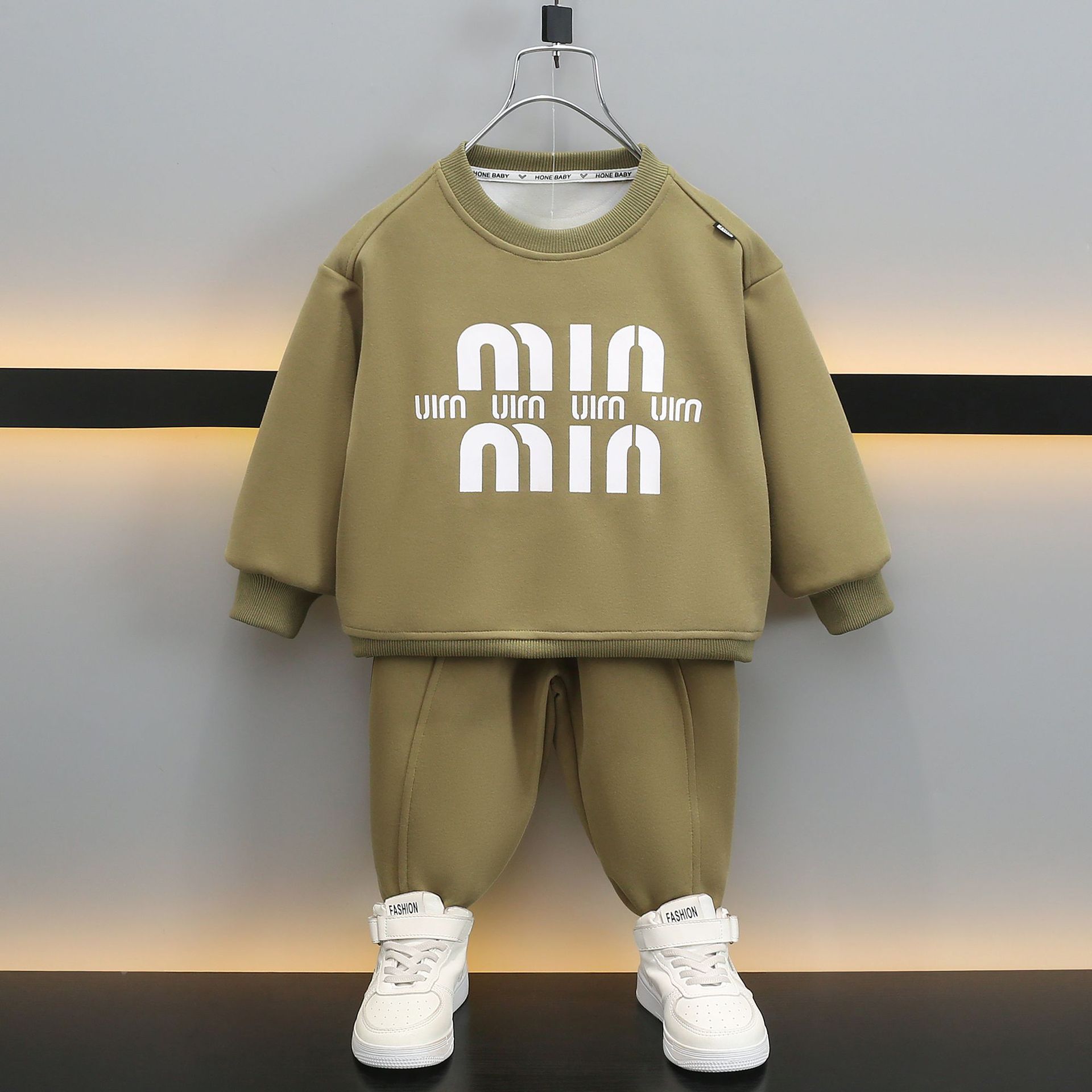 7076 ropa para niños traje para niños primavera y otoño 2025 nueva ropa de celebridades de Internet de moda para niños traje de dos piezas casual de primavera