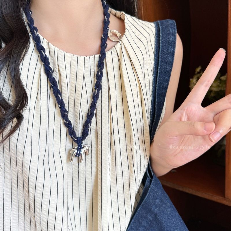 牛仔布艺银色木马编织项链女2025新款轻奢毛衣链小众独特时尚配饰|undefined