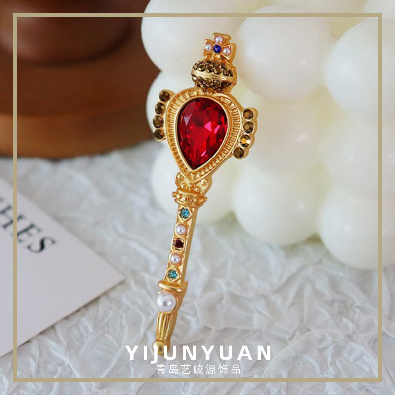 French Palace Style Colorfulful Diamond Scepter Brooch Niche High-End Retro Accessible Luxury Fashion Exquisite Sweater with