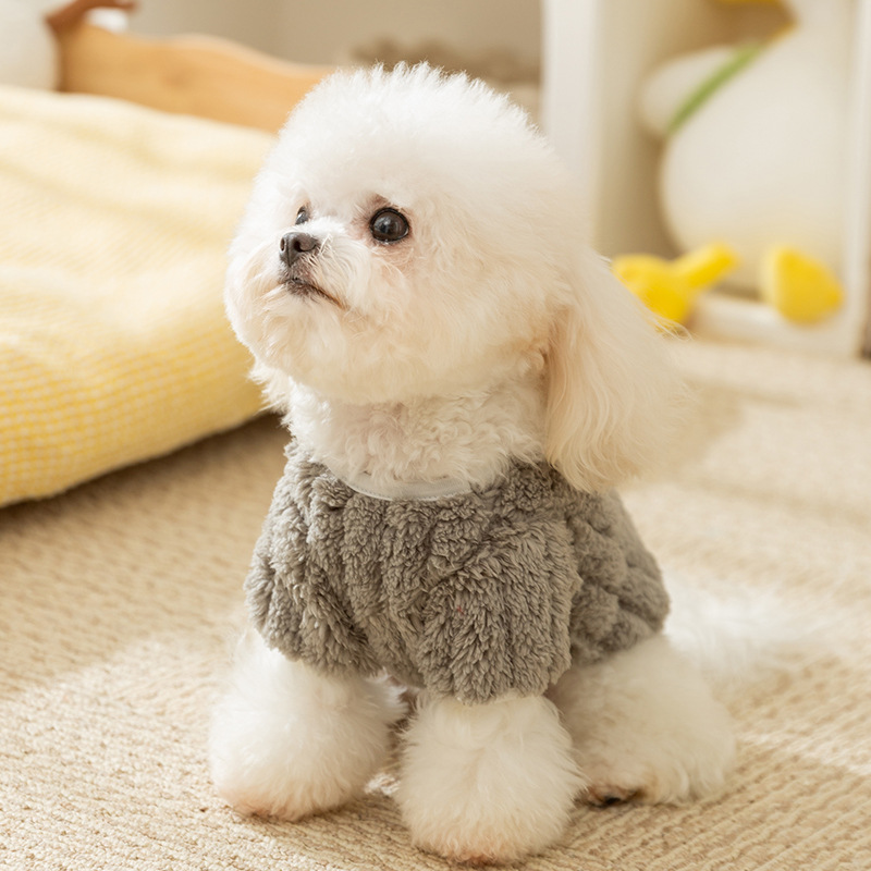 Color sólido simple tira de algodón comodín abrigo de lana pequeño perro gato dos patas de manga media ropa de perro mascota al por mayor