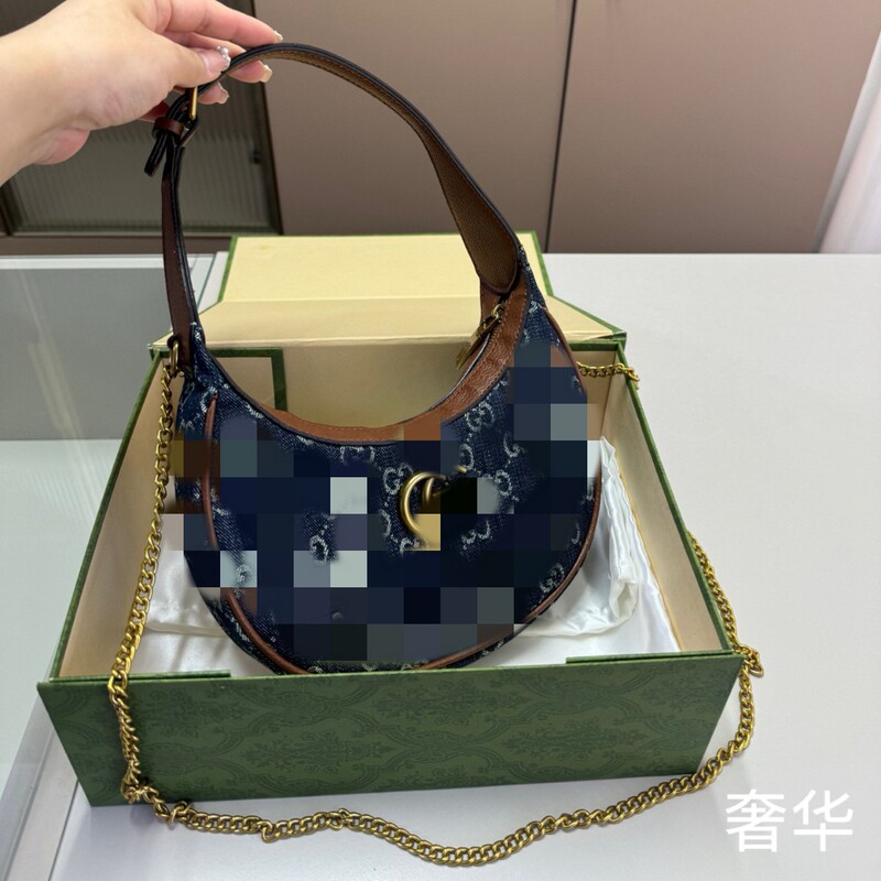 Cross-Border Guess Home Foreign Trade New European and American Fashion Large-Capacity Printed Chain Crescent Armpit Single Shoulder Handbag for Women Cross-Border Guess Home Foreign Trade New European and American Fashion Large-Capacity Printed Chain Crescent Armpit Single Shoulder Handbag for Women