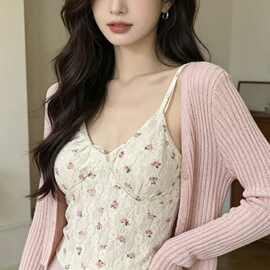 2026春夏新款美式复古碎花辣妹短款V领无袖吊带背心上衣