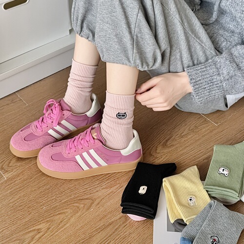 25 spring and summer socks women's middle tube boneless imitation double needle Korean embroidery pile socks internet celebrity cartoon smiling face long tube luck