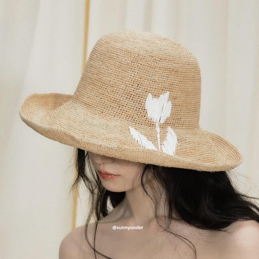 French Style Raffia Hand-Woven Tulip Straw Hat For Women, Summer Beach Vacation Sun Hat With Wide Brim - Thumbnail 3