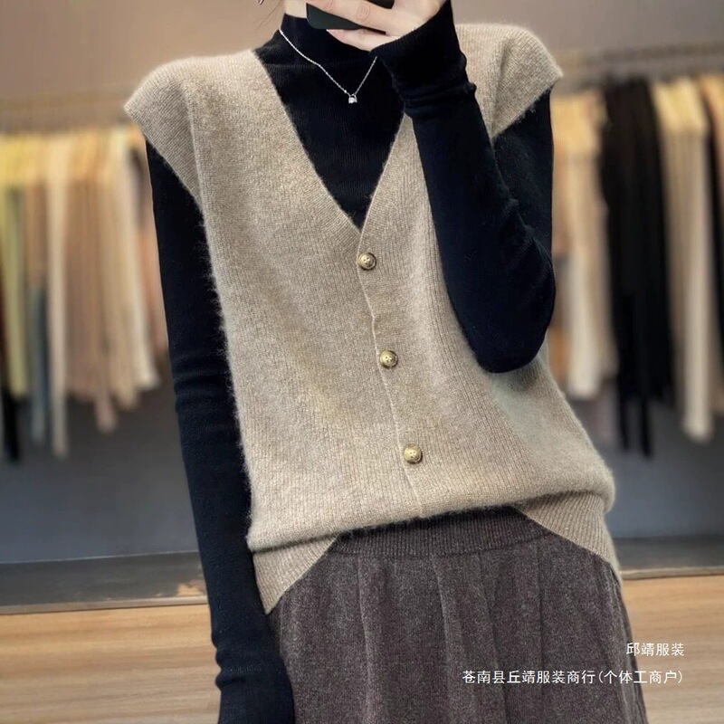 2026 Spring New Sleeveless Loose Vest Sleeveless Inner Sweater V-Neck Cashmere Cardigan Women's Knitted Vest 2026 Spring New Sleeveless Loose Vest Sleeveless Inner Sweater V-Neck Cashmere Cardigan Women's Knitted Vest