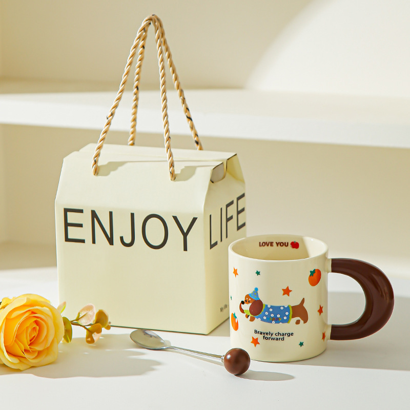 Taza de perro de salchicha para chicas lindas tazas de agua caseras nuevas tazas de café de desayuno de pareja de cerámica 2025