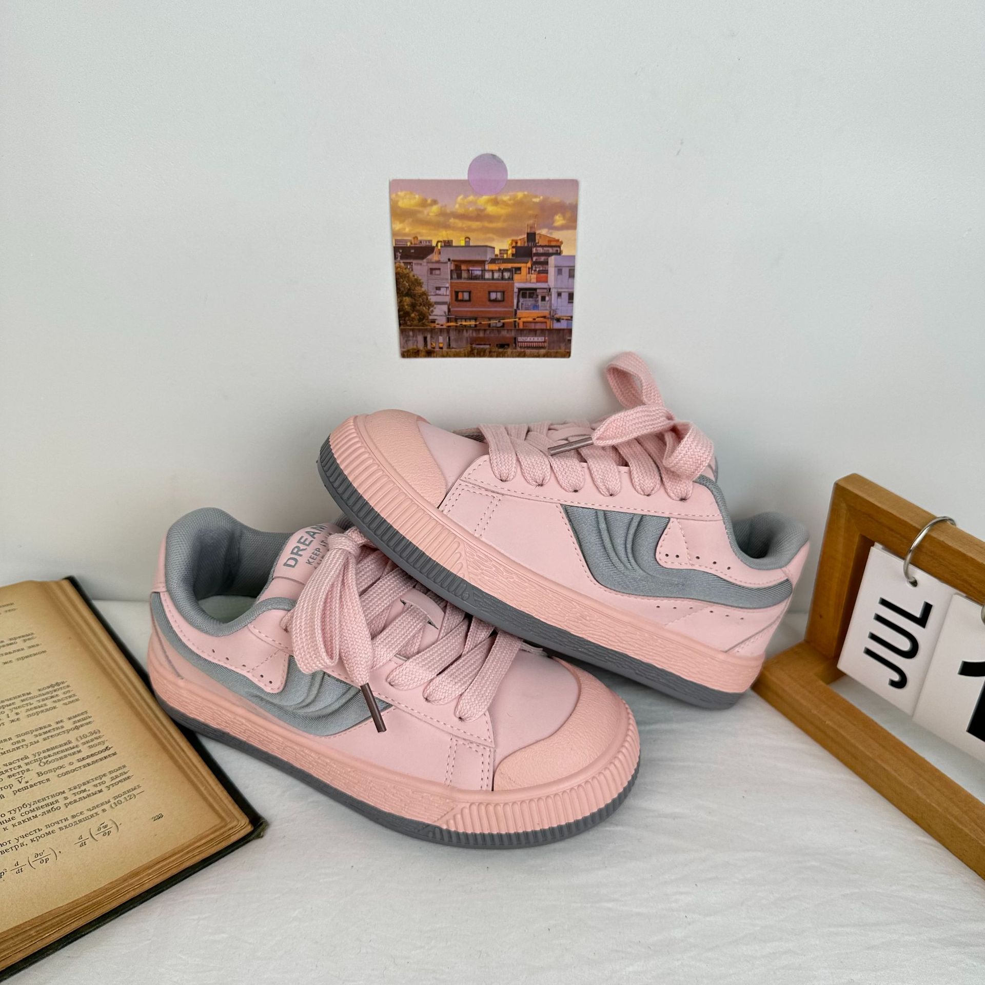 Yuanbo 2025 primavera nuevos zapatos de tabla bajos estilo coreano salvaje estilo universitario zapatos de lona casuales estilo Hong Kong zapatos de mujer image 7