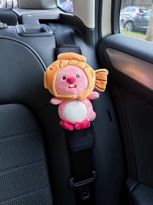 little beaver loopy ruby – Seat belt shoulder pad - taiyaki-beaver-1-black-shoulder-pad
