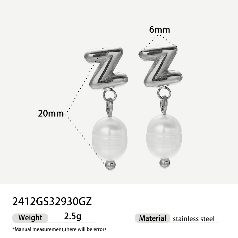 Alta europa y americana de acero inoxidable pendientes de perlas de alta calidad nicho simple joyería de acero de titanio letras pendientes de oro y plata mujeres