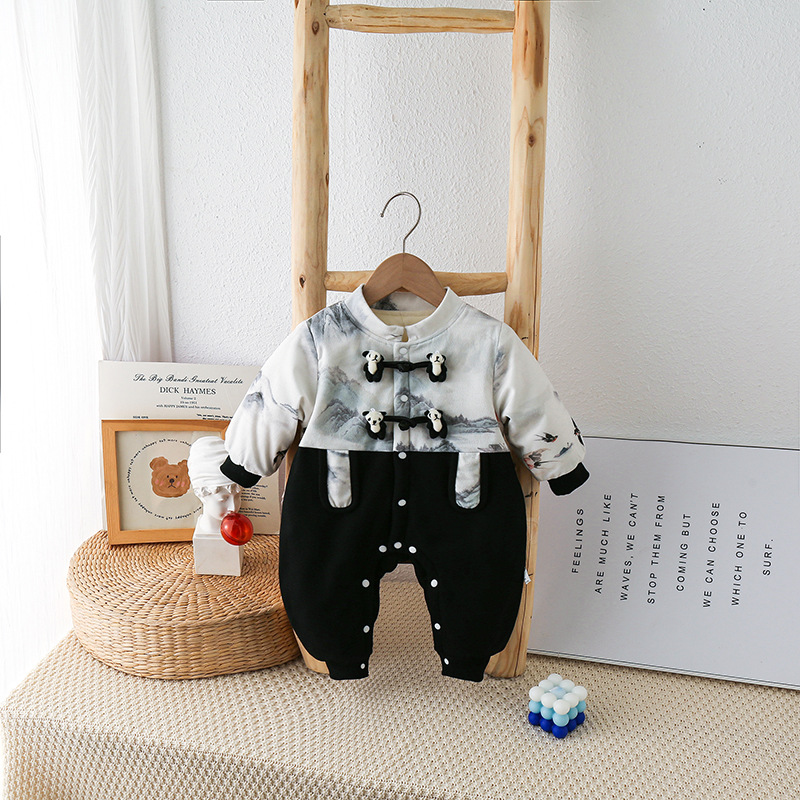 Newborn clothes for internet celebrities, autumn and winter thickened fleece onesie baby children Chinese style panda outdoor clothing 