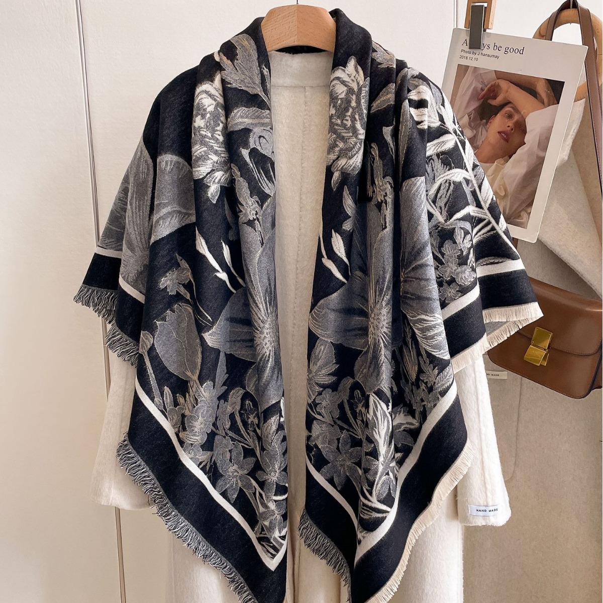 Nuevo estilo de moda impresa retro temperamento toallas grandes 2024 abrigo coreano de otoño y invierno engrosado bufandas cálidas para mujeres