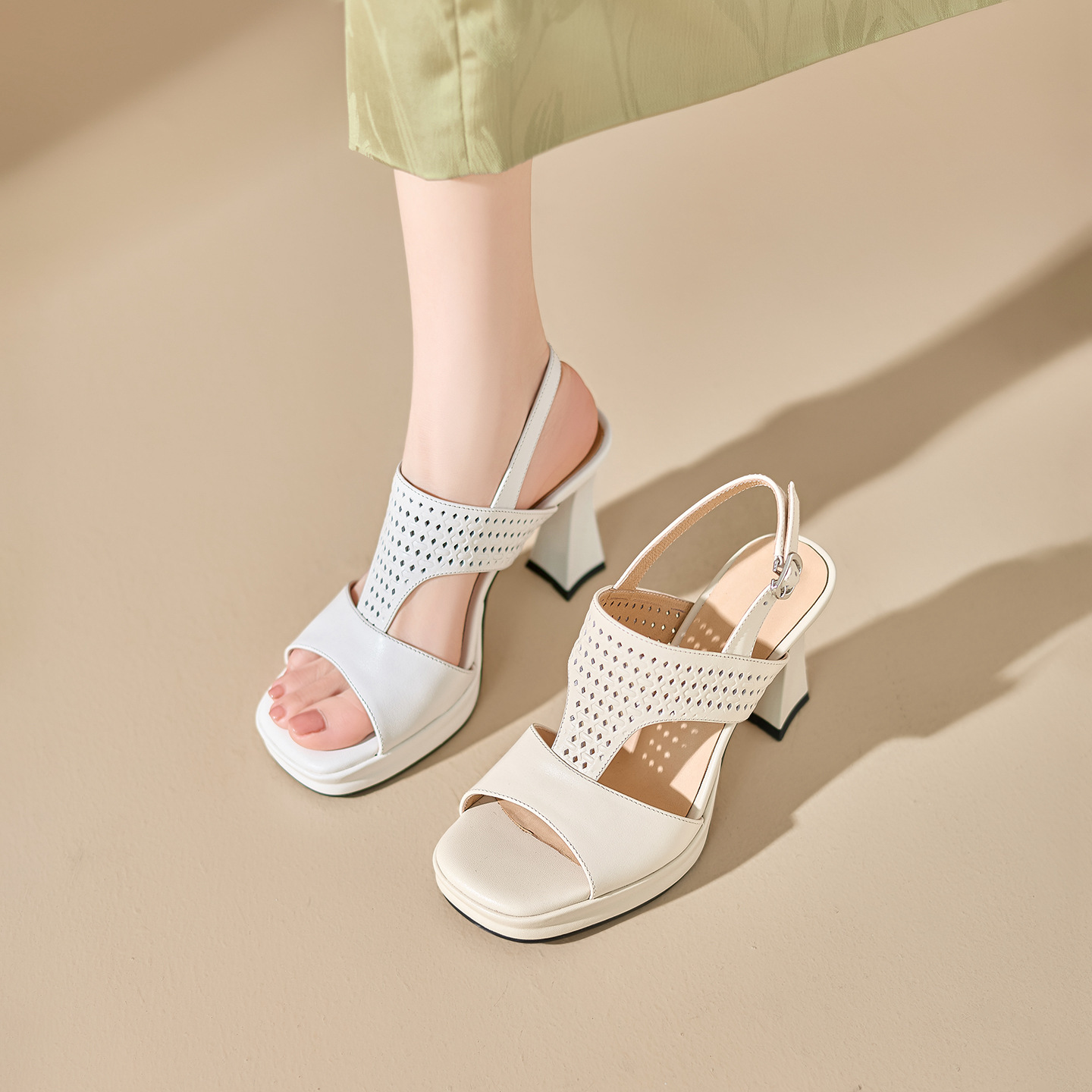 Sandal cao gót nữ hở mũi quai ngang khóa gót 9 cm — màu trắng ngà