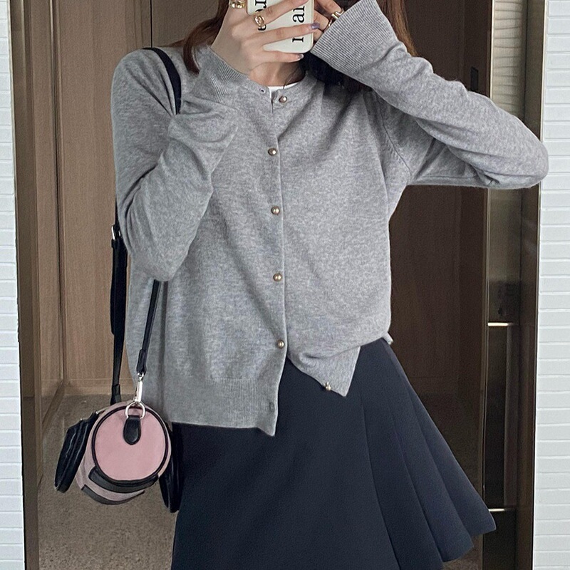 New Grey Knitted Cardigan Women's Autumn Outer Wear Design Sense Sweater Coat Early Autumn Thin Long Sleeve Top for Women New Grey Knitted Cardigan Women's Autumn Outer Wear Design Sense Sweater Coat Early Autumn Thin Long Sleeve Top for Women