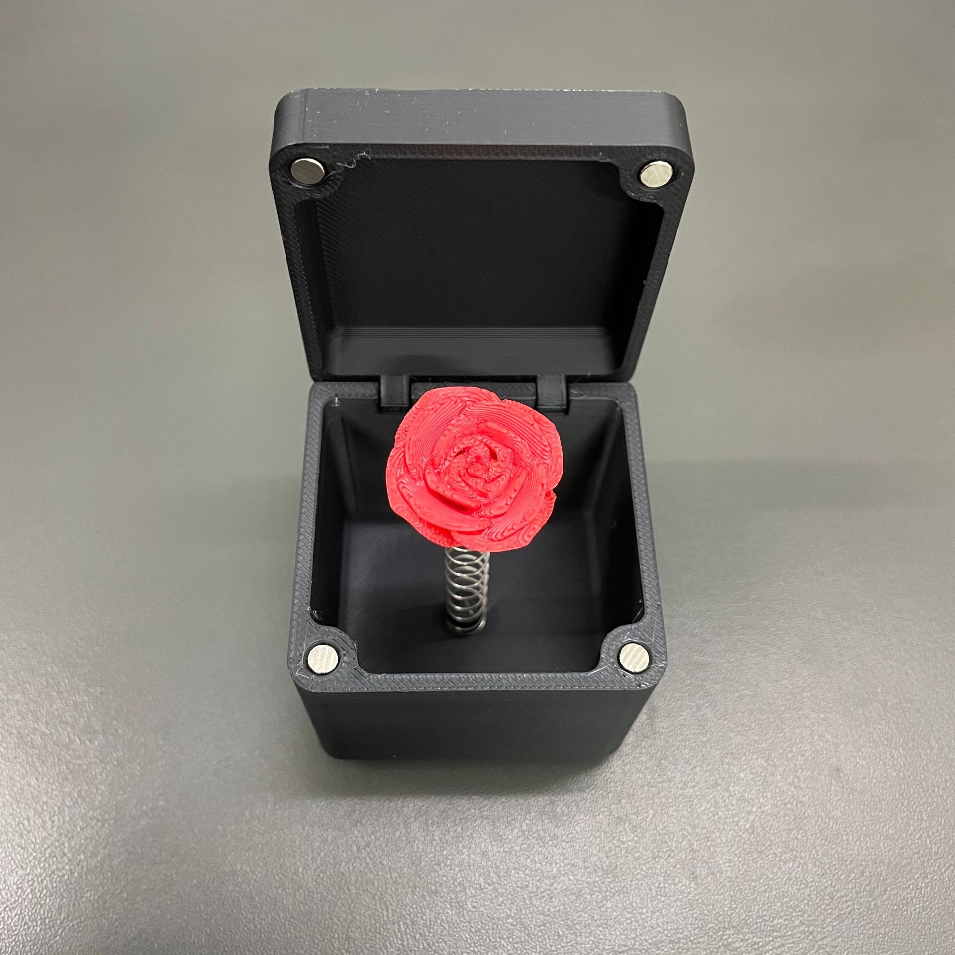 서프라이즈 로즈 선물 상자 5*5cm 37g