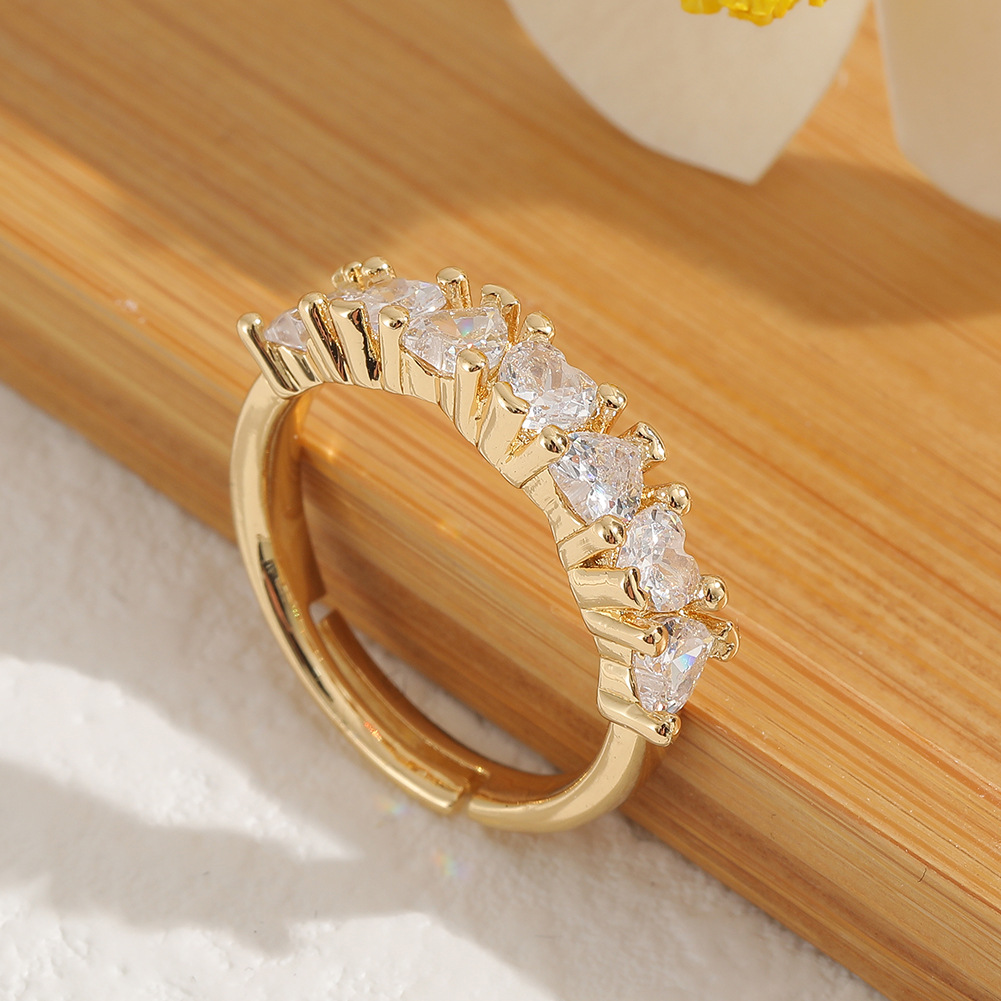 New womenu0027s hand jewelry copper inlaid zircon heart-shaped ring