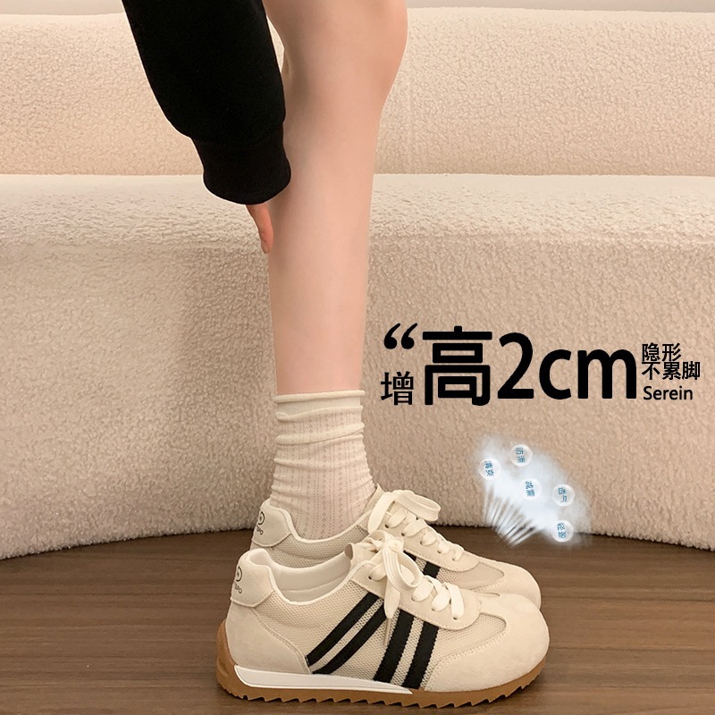 Zapatos rojos de entrenamiento de mujeres 2026 verano nuevo retro explosión de suela gruesa Gump zapatos de cuero suave zapatos casuales