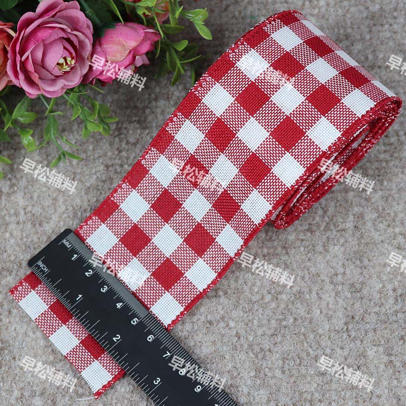 길이 1.8 m * 폭 6.3cm (빨간색과 흰색 격자 무늬)