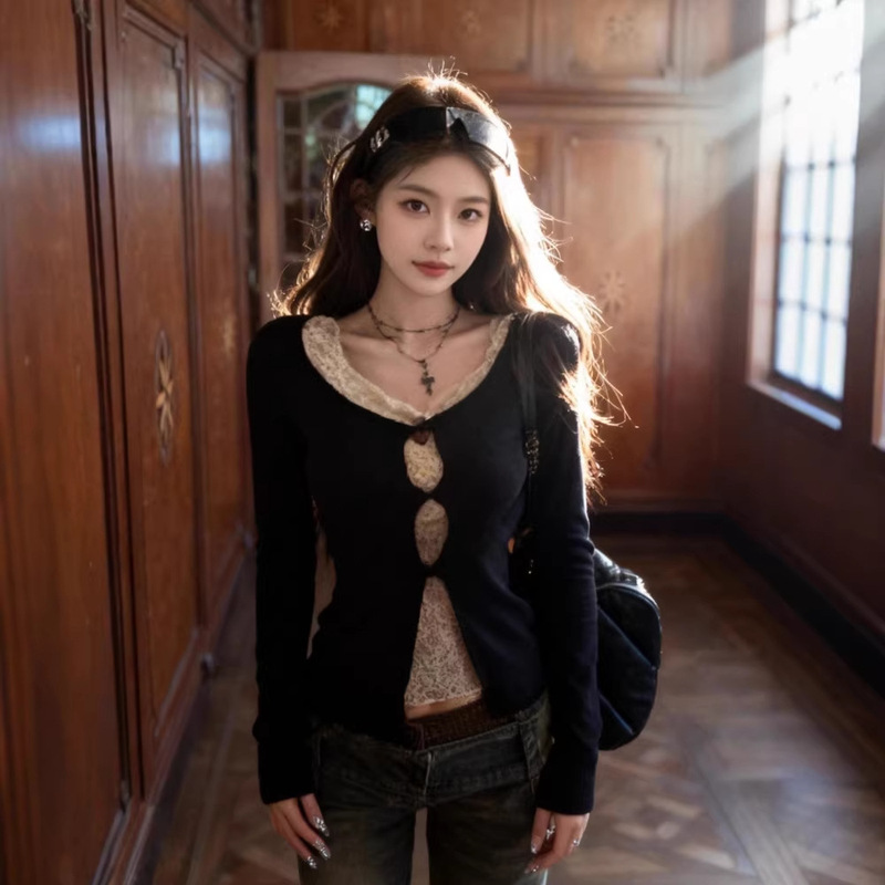 【260G Rayon Modal】Chic and Super Stylish Lace Patchwork Faux Two-Piece Hollow-Out Slim-Fit Top 【260G Rayon Modal】Chic and Super Stylish Lace Patchwork Faux Two-Piece Hollow-Out Slim-Fit Top