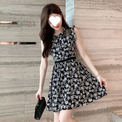 小柄な女性のためのノースリーブ花柄ドレス 2025 夏の新しい妖精のドレスショートスリム痩身リトルブラックドレス
