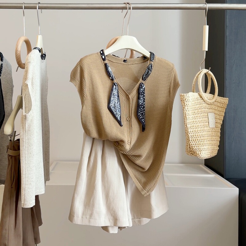 Korean Style Silk Scarf V-Neck Short-Sleeved Knitted Cardigan for Women, New Summer Style, Loose-Fitting, Slimming, Versatile Casual Top