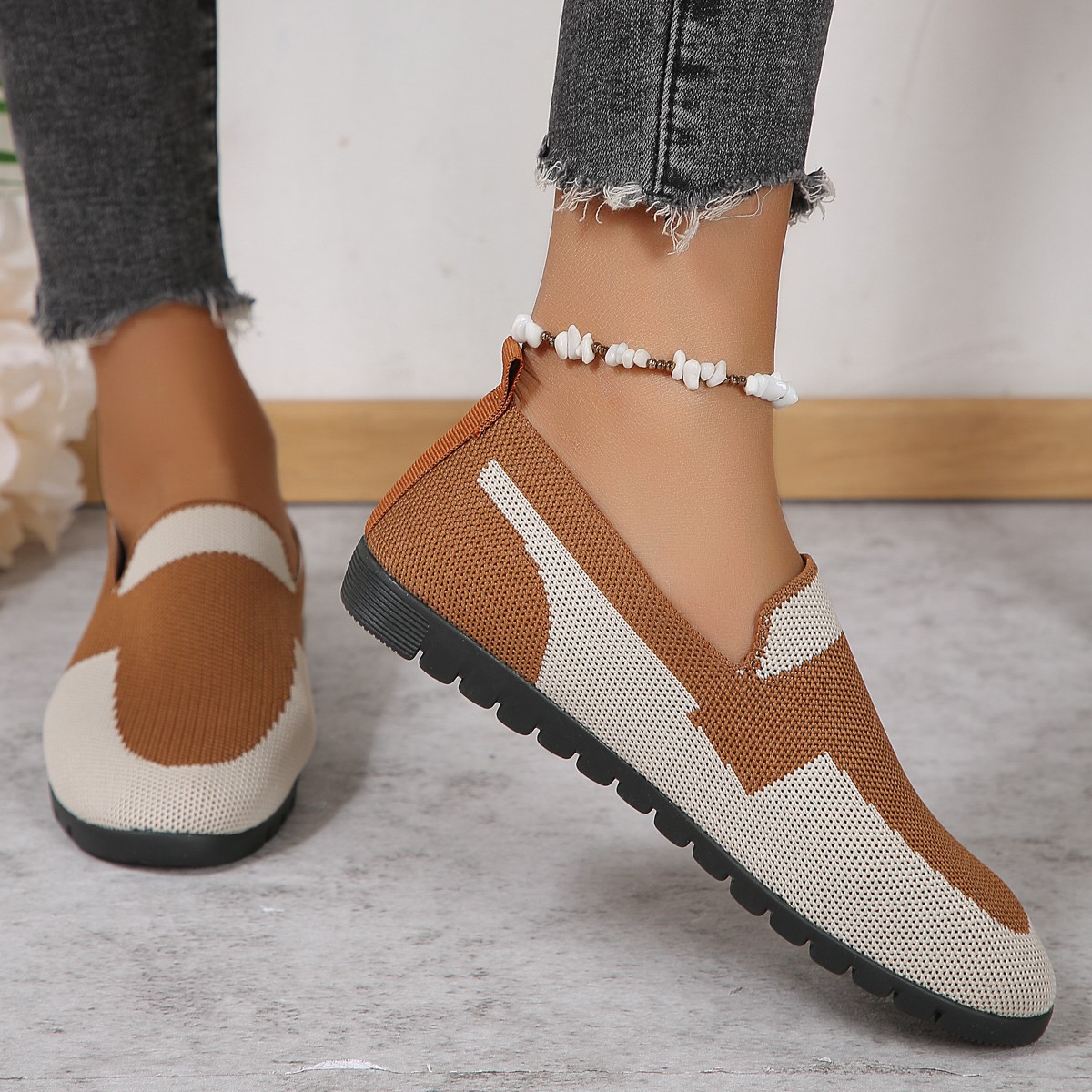 Women's Basic Color Block Round Toe Flats display picture 4