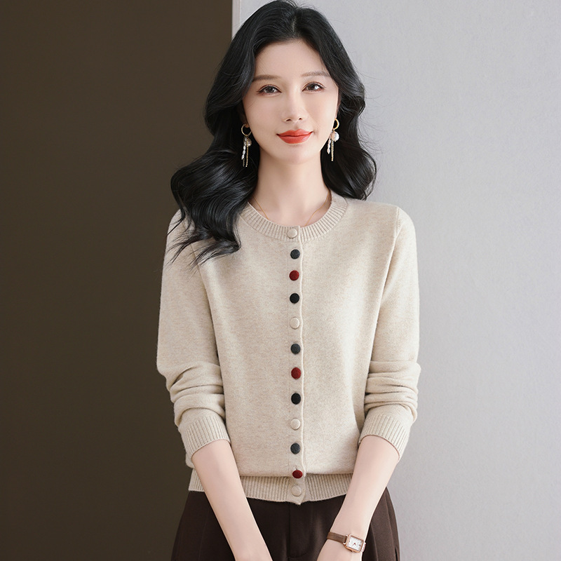 2025 Autumn and Winter Short Sweater Jacket for Women Petite Cashmere Knitted Cardigan with Skirt Wool Sweater Small Outerwear Trendy