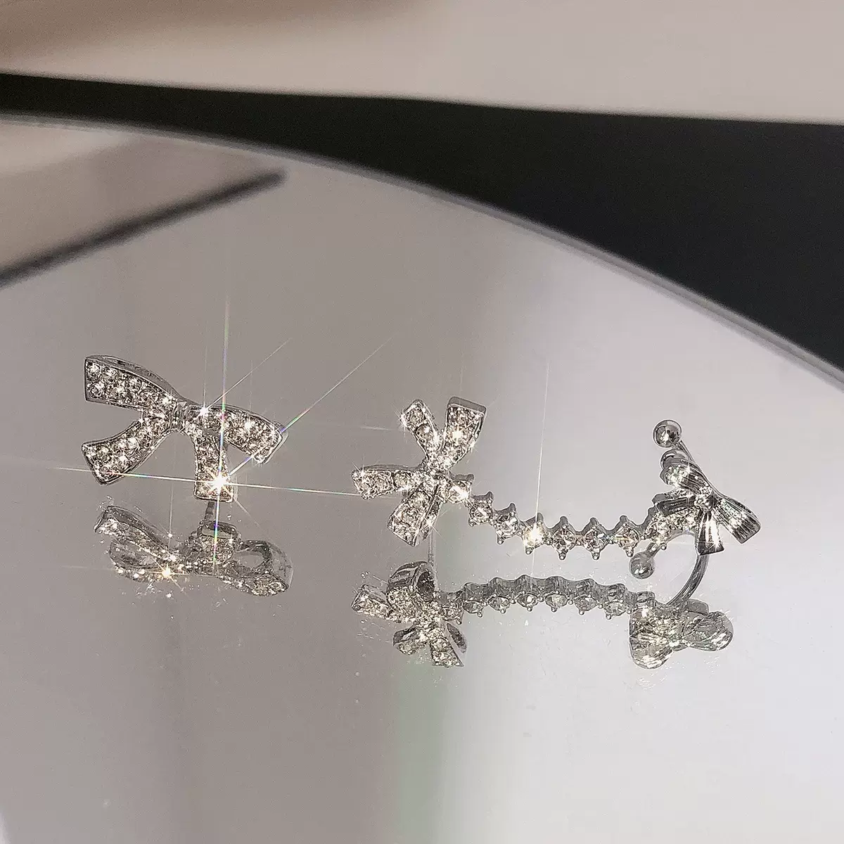 镶钻蝴蝶结耳骨夹不对称小众设计感简约耳钉ins风轻奢感耳饰女