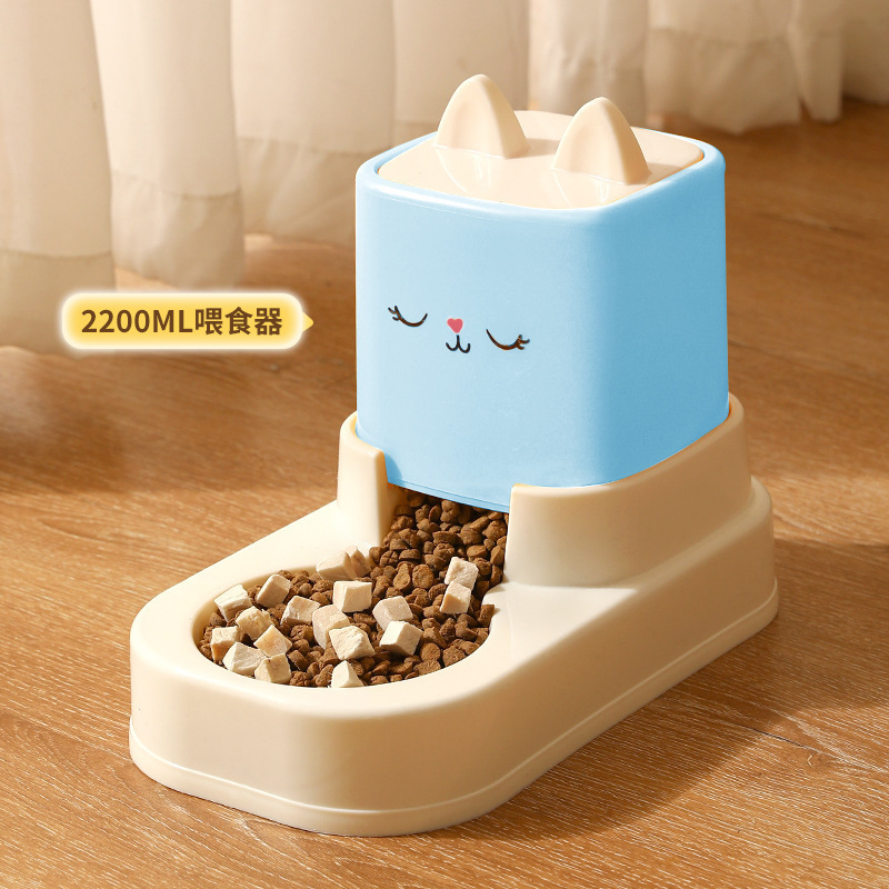 新商品のペットアニメは食糧を与えて水の食器を与えます。|undefined