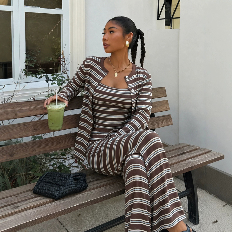 G26S631 Korean-style fine striped suit with short vest, cardigan, drawstring drapey wide-leg pants, casual three-piece set G26S631 Korean-style fine striped suit with short vest, cardigan, drawstring drapey wide-leg pants, casual three-piece set