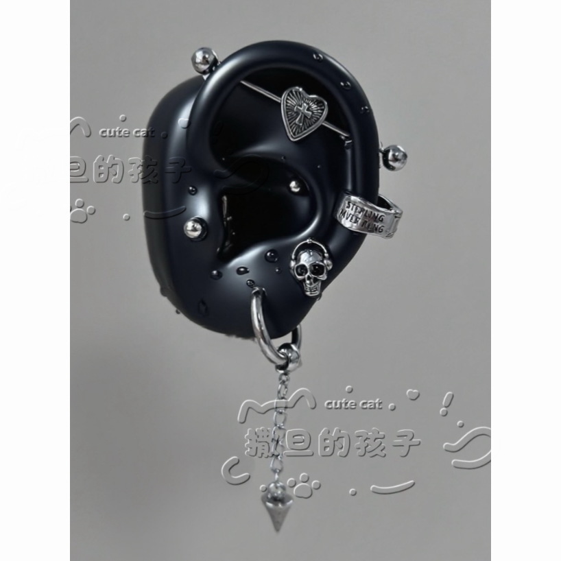 16G labret stud size and finish detail