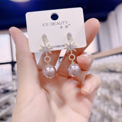 Fashionable retro artificial earrings