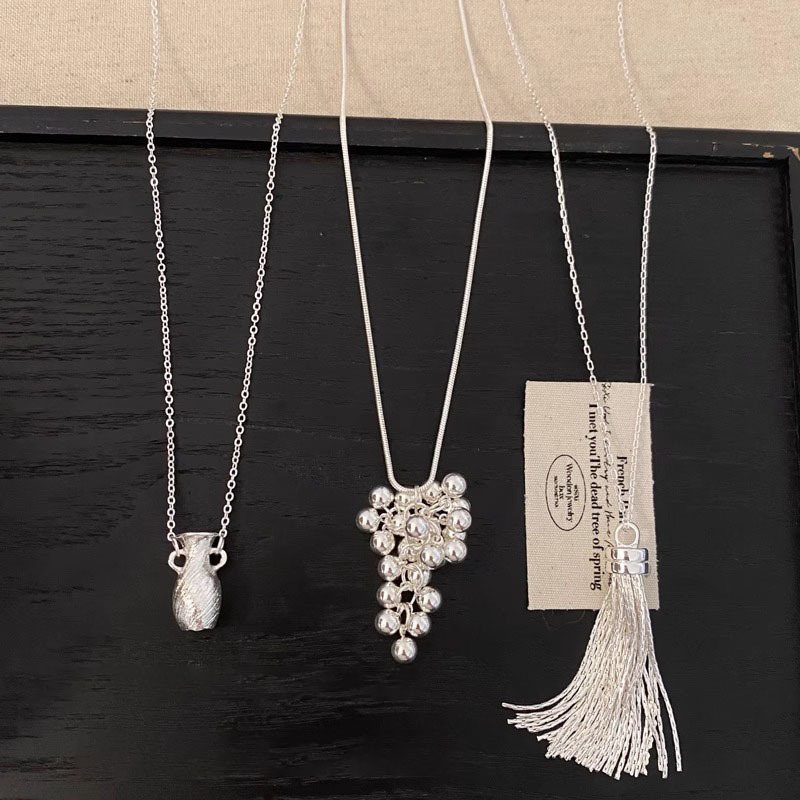 Korean Blogger's Same Style Silver Tassel Long Necklace for Women, Fashionable and Versatile High-End Water Kettle Sweater Chain Accessories for Women