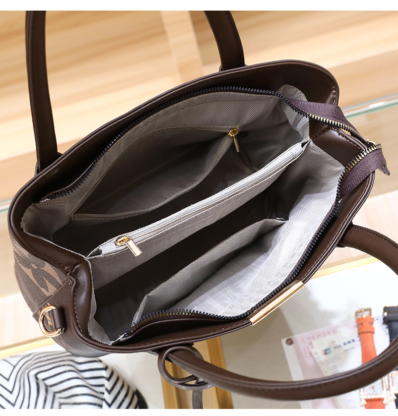 2023 New Hot Selling Love Sunday Women's Bag Versatile Printed Temperament Handbag Large Capacity Shoulder Bag_voghion.com