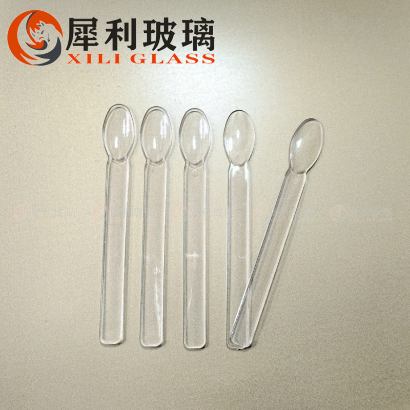 化粧品のプラスチックのスプーンのクリームは分けてスプーンのクリームのアイクリームを剃ります。|undefined