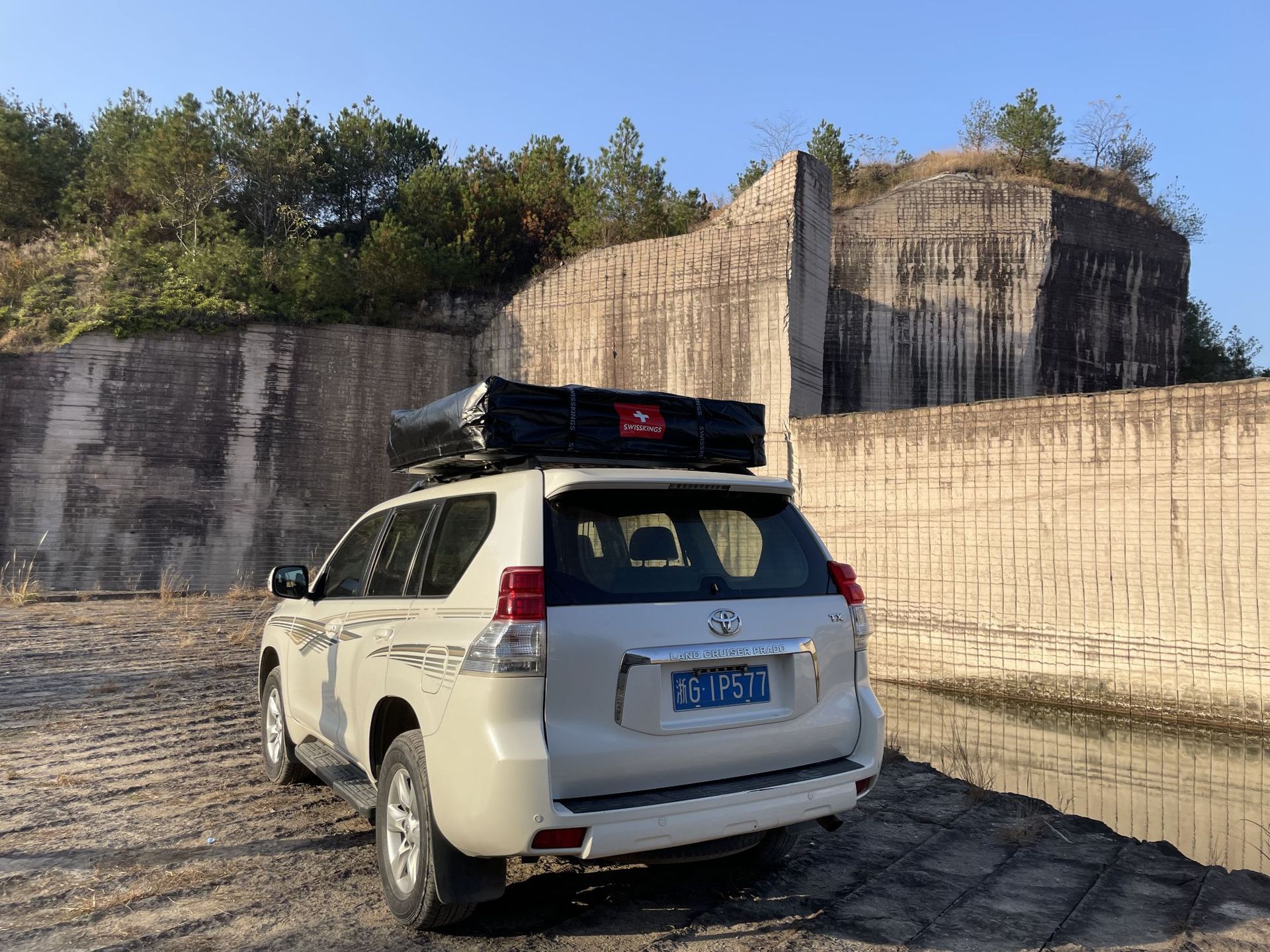 Leftover Foreign Trade Stock with Tags, Sold Out with No Restock, Outdoor Off-Road, Various Sizes, Long Car Roof Tent, Portable Car Tent