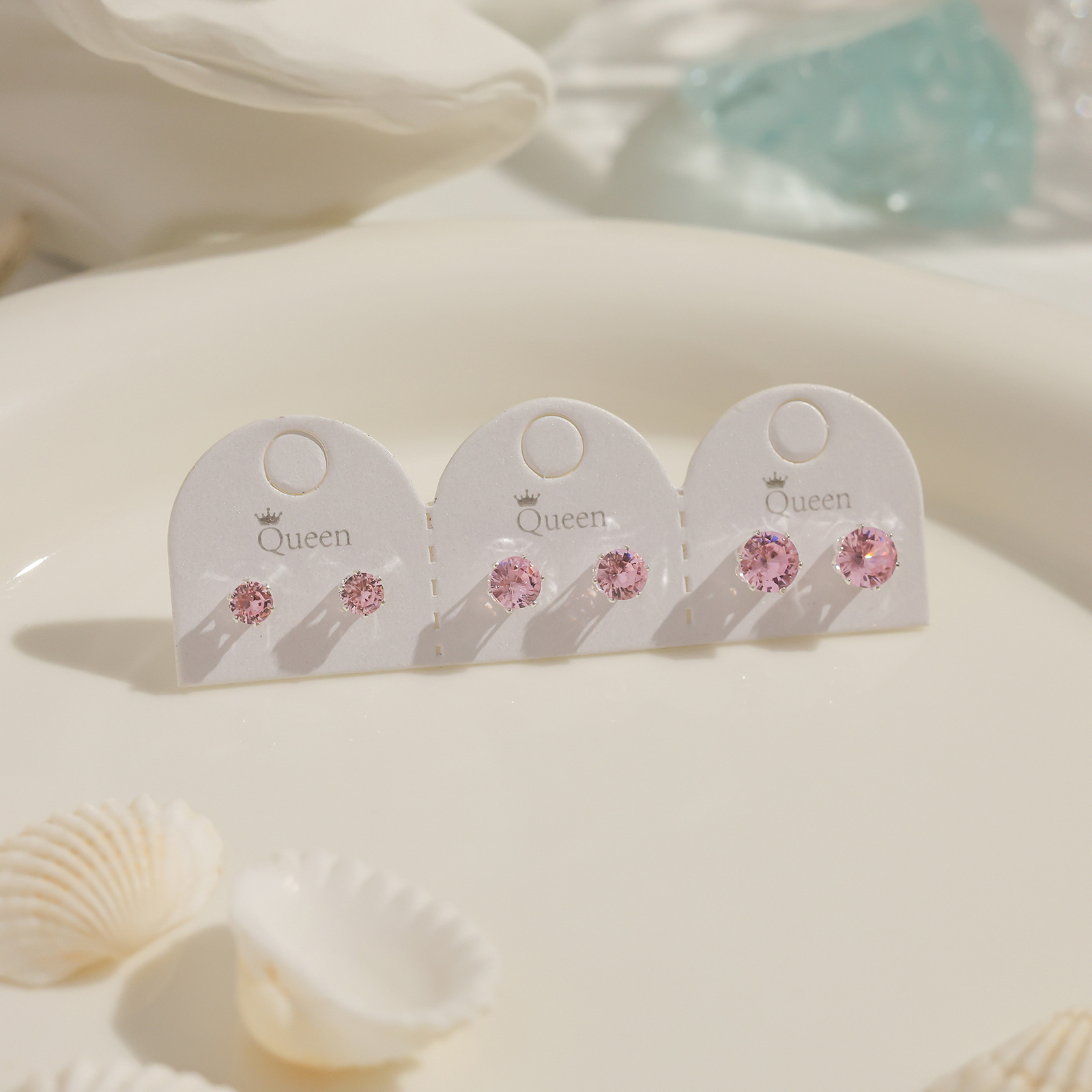 Juego de pendientes de aguja plateados, sencillos y compactos para mujer, pendientes geométricos en forma de corazón, bonitos, dulces y versátiles, venta al por mayor para puestos de mercado