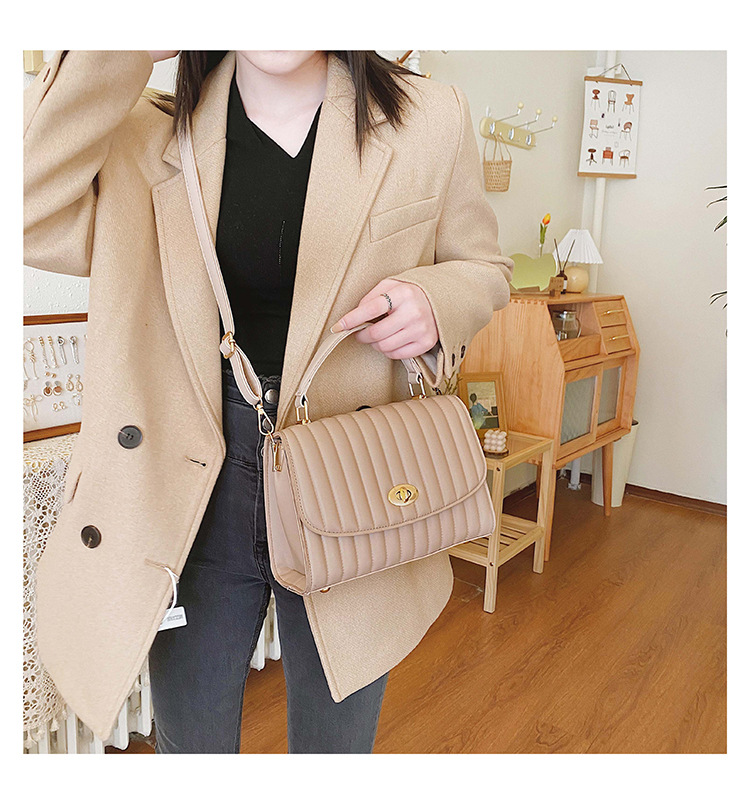 New Fashion Texture One-shoulder Messenger Bag display picture 1